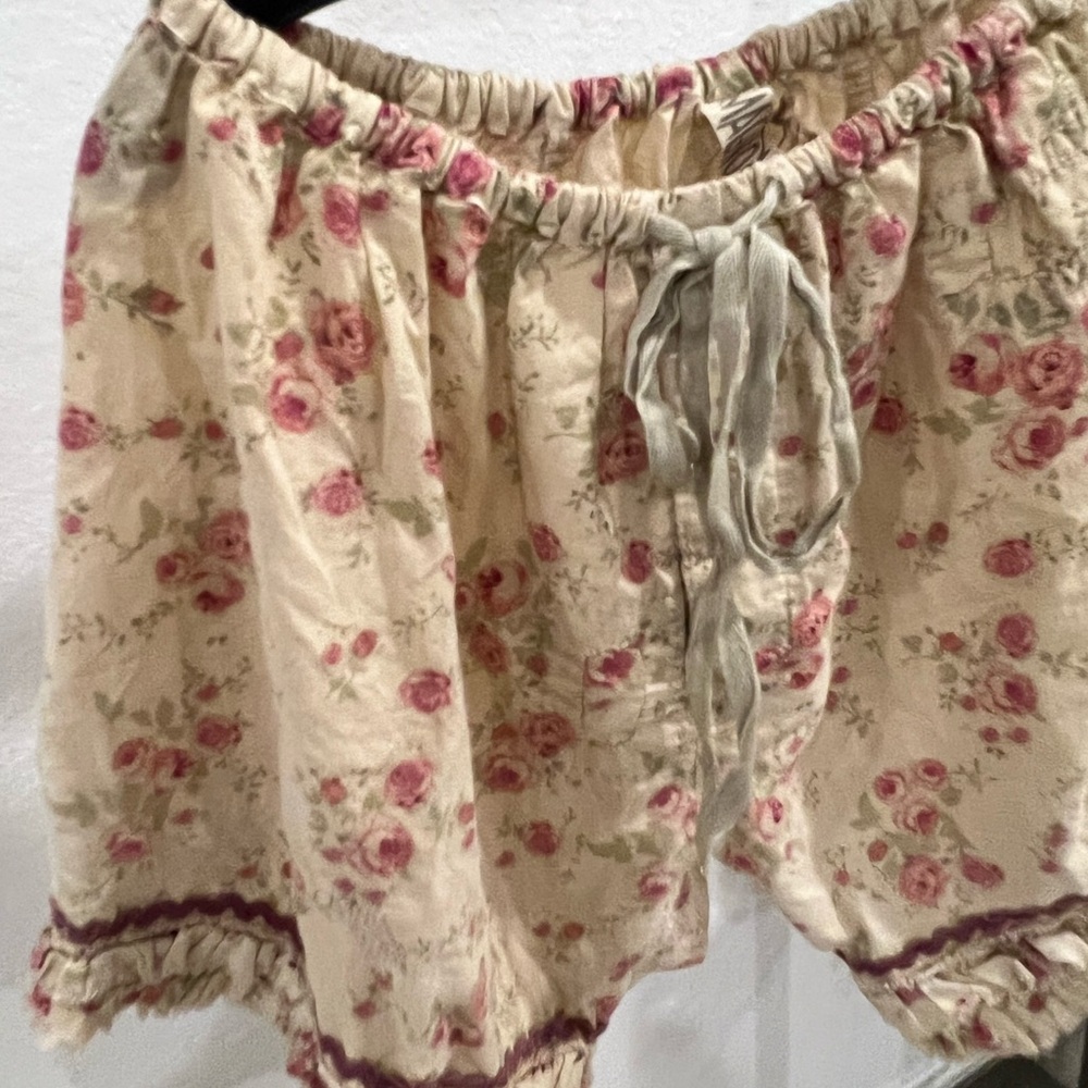 Magnolia Pearl Pink Floral Drawstring Shorts (item B16.3) - Picture 5 of 6